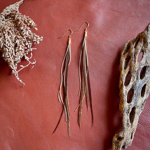 Mini Feather Earrings Taupe - ASTALI