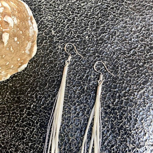 Mini Feather Earrings Ivory & Silver - ASTALI