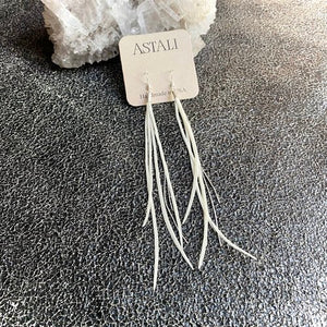 Mini Feather Earrings Ivory & Silver - ASTALI
