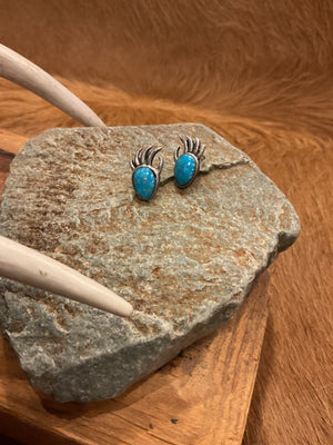 Navajo Bear Paw Earrings - AAIA Inc.